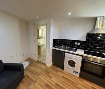 Studio to rent - Photo 3