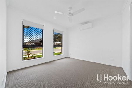 Brand New Family Home - 2 x Living Zones - Great Yard Space - Photo 3