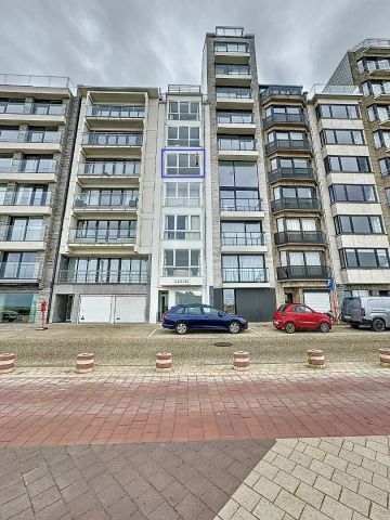 Gerenoveerd appartement met 1 slaapkamer op de zeedijk in Knokke-Heist - Photo 4