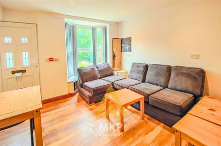 6 bedroom terraced house to rent - Photo 5