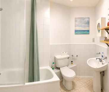 Studio Flat, Holland Park Gardens, W14 - Photo 4
