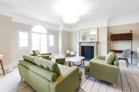 Burgess Park Mansions, Fortune Green Road, London, NW6 1DP - Photo 2