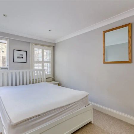 3 bedroom in Putney High Street - Photo 3