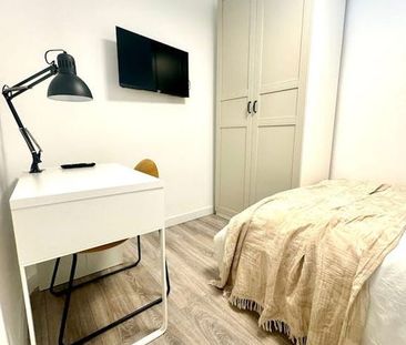 Plaza de Santa Bárbara, Madrid, Community of Madrid 28004 - Photo 3