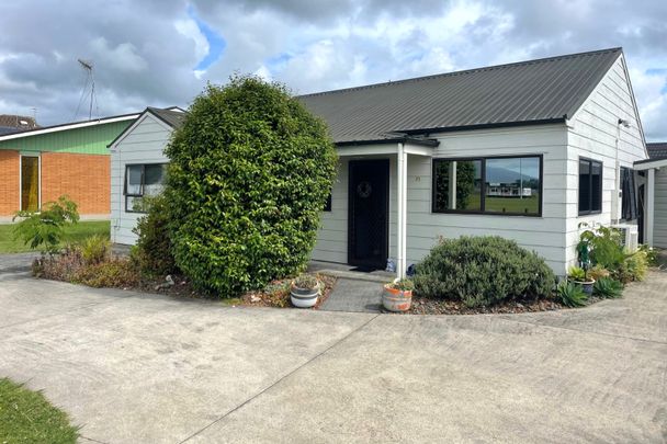 Central Location - Katikati - Photo 1