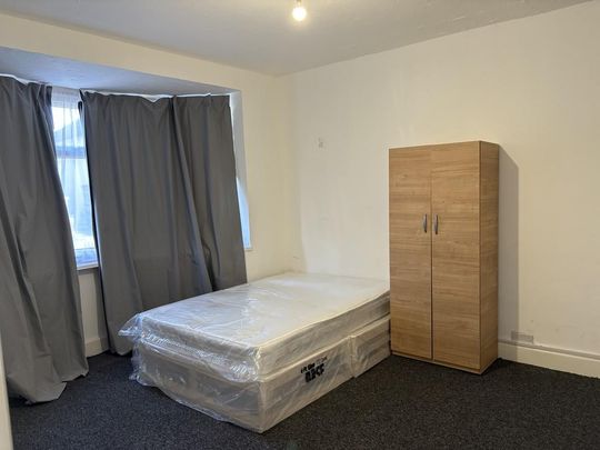 7 bedroom semi-detached house to rent - Photo 1