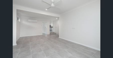 Ground Floor Two Bedroom Unit with Big Back Yard - Photo 5