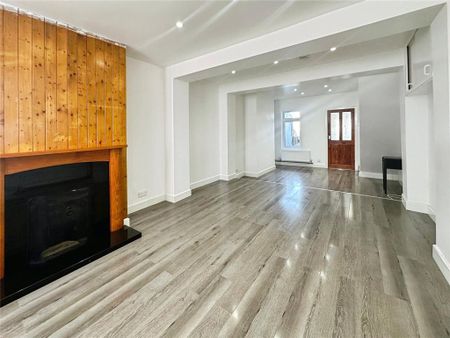 3 bedroom terraced house to rent - Photo 2