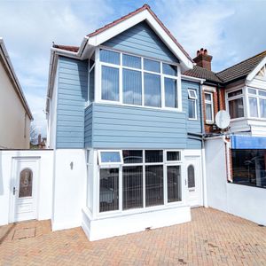 1 bedroom house to rent Constitution Hill Road, Poole, BH14 - Photo 2