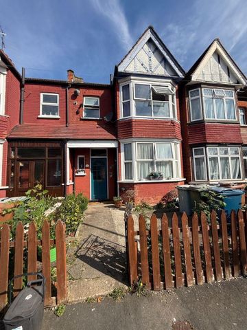 3 bedroom terraced house to rent - Photo 5
