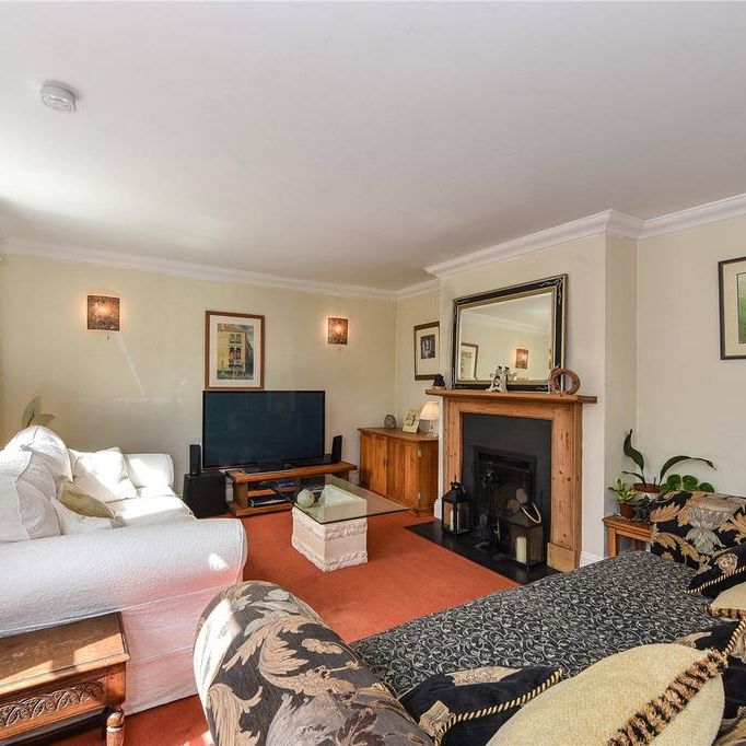 4 bedroom detached house to rent - Photo 1