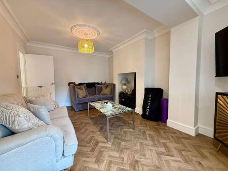 Eastern Esplanade, Southend On Sea, Essex, SS1 - Photo 3