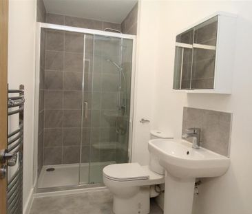 2 bedroom flat to rent - Photo 6