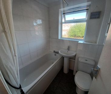 Duchy Close, BURTON ON TRENT DE13 - Photo 2
