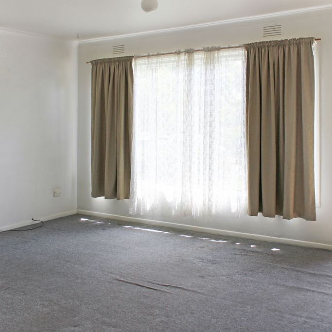 TIDY ONE BEDROOM UNIT CLOSE TO THOMPSON ROAD - Photo 1