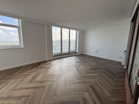 3 bedroom flat to rent - Photo 2