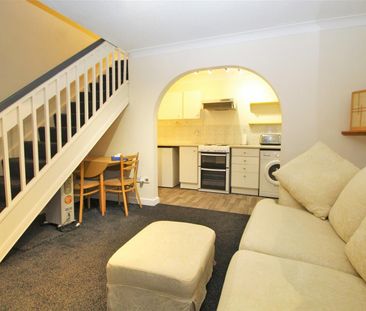 Lawsone Rise, High Wycombe - Photo 1