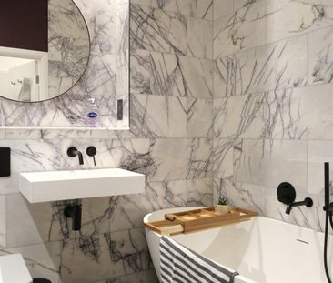 Double bedroom in luxury Haggerston apartment w/ private marble bat... - Photo 1