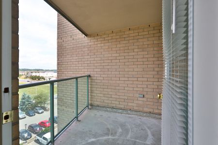 For Lease - 23 Oneida Crescent Unit# 612, Richmond Hill, Ontario - Photo 3