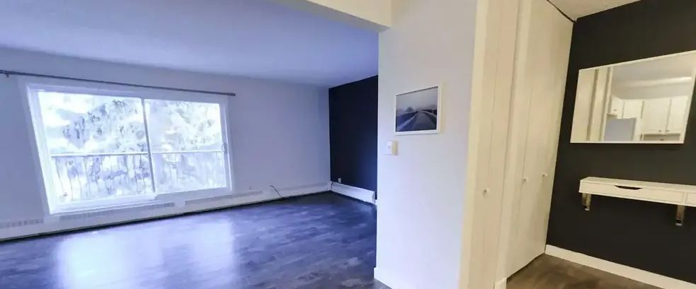 Spacious Modern Top Floor 2 Bedroom Condo in Oliver | 51 - 10208 113 St, Edmonton - Photo 1