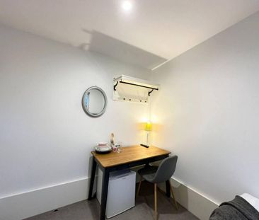 Private Room Walk to North Sydney Station and Greenwood Plaza in 8 Min - Photo 3