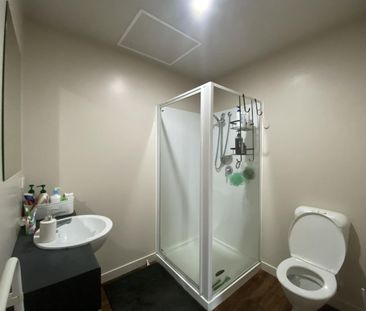 Keeping it light in Bordesley - Photo 5