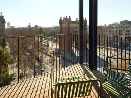 Piso de dos dormitorios en alquiler temporal y con piscina comunitaria en la azotea, Barcelona - Photo 4