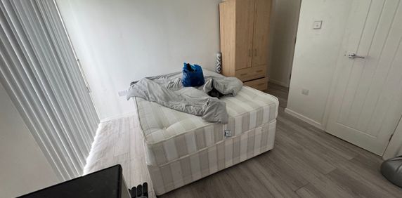 Studio Flat, High Level Drive, SE26 - Photo 2