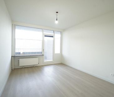 Stijlvol gerenoveerd appartement met 2 slaapkamers op een eerste ve... - Photo 3