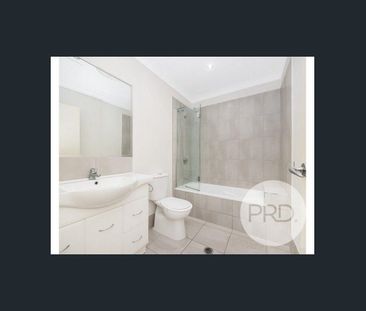 Ultra Fresh 2 Bedroom + Ensuite + Massive Covered Deck - Photo 5