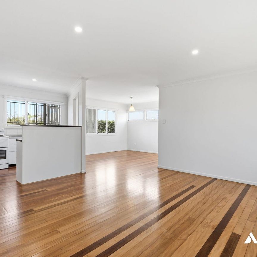 Spacious Home 8km to CBD - Photo 1