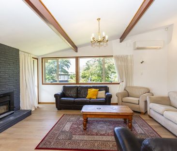 Spacious 4-bedroom home in Avonhead! - Photo 1