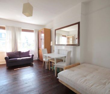 South Villas, Camden, London - Photo 1