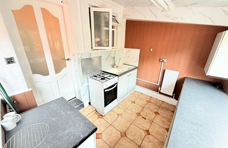 Blue Bell Road, Dudley, DY1 4EN - Photo 4