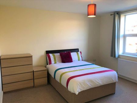Hough Lane (room 2), Bramley, Leeds - Photo 3