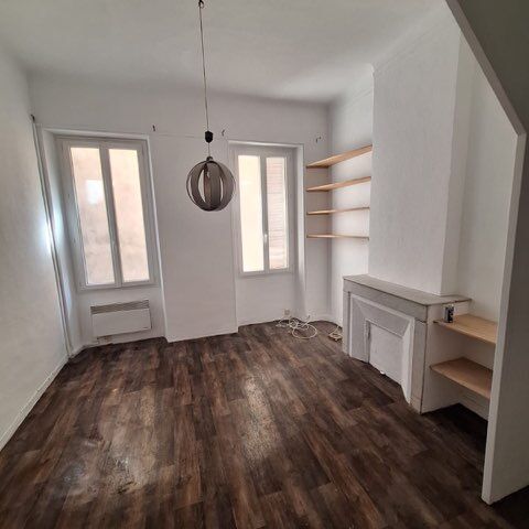 Appartement 1 pièces 29m2 MARSEILLE 1ER 373 euros - Photo 1