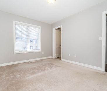 For Lease - 64 Quarrie Lane, Ajax, Ontario - Photo 4