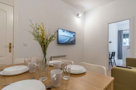 Single room in Plaza de la Marina Española - Photo 4