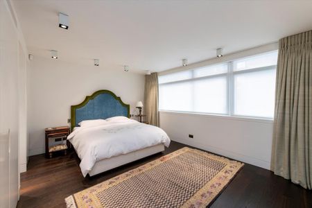 3 bedroom flat to rent - Photo 4