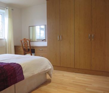 Cosy ALL FEMALE houseshare in lovely Didsbury! Room 4 - Photo 3
