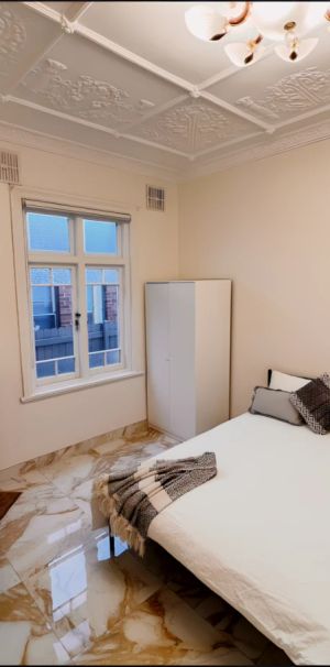1 Mintaro Ave, Sydney - Photo 2