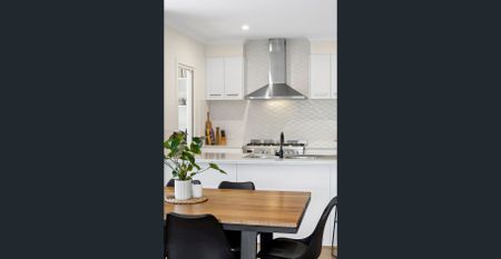 Display Quality Home - Photo 5