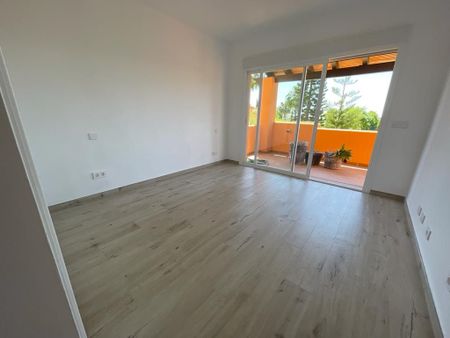 Casa adosada de alquiler en Atalaya Hill-club, 1, La Alquería - Photo 4