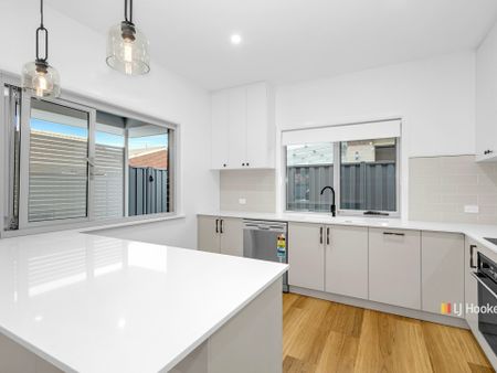 Unit 2/18 Jermyn Street, ULVERSTONE - Photo 3