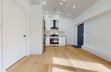 For Lease - 12 Kemano Street Unit# Unit 3, Aurora, Ontario - Photo 3