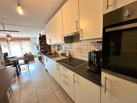 Appartement gelegen in de zeer geliefde Heilig-Hartwijk in Hasselt. - Photo 4