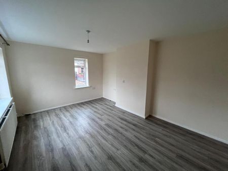 2 bedroom semi-detached house to rent - Photo 2