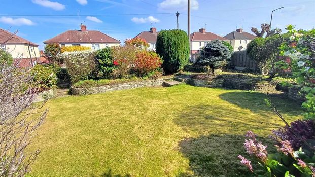 3 bedroom bungalow to rent - Photo 1