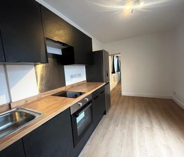 Court Road, Cardiff, Grangetown - Photo 3