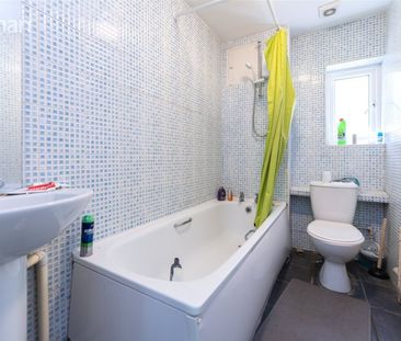 terraced house share to rent - Photo 6